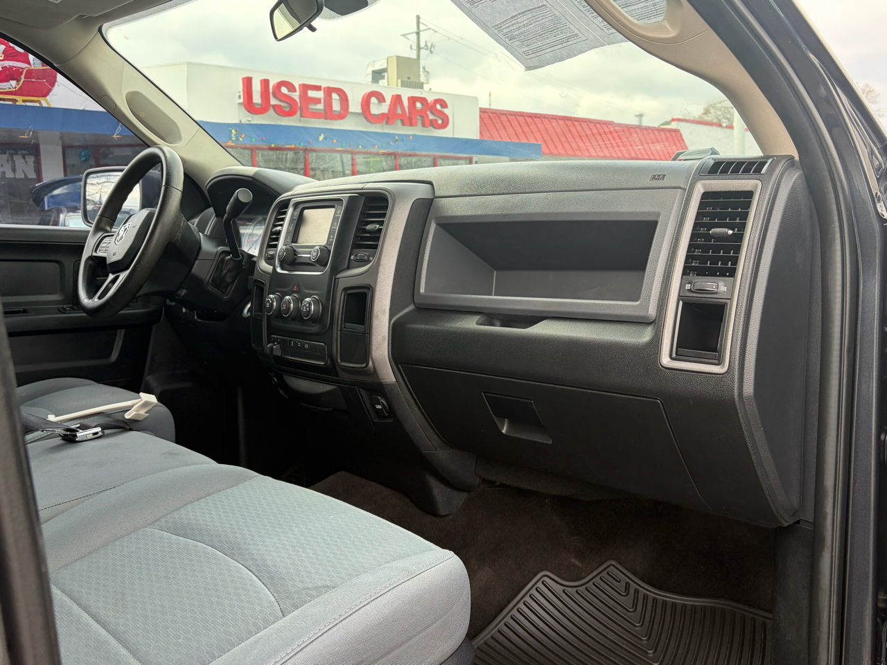 RAM 2500 Tradesman Crew Cab SWB 2WD 2017