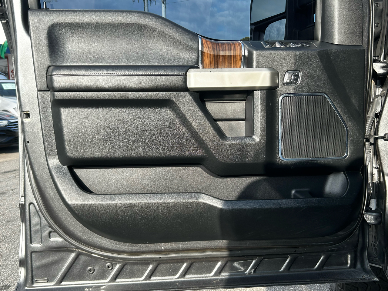 Ford F-150 Lariat SuperCrew 5.5-ft. Bed 4WD 2016