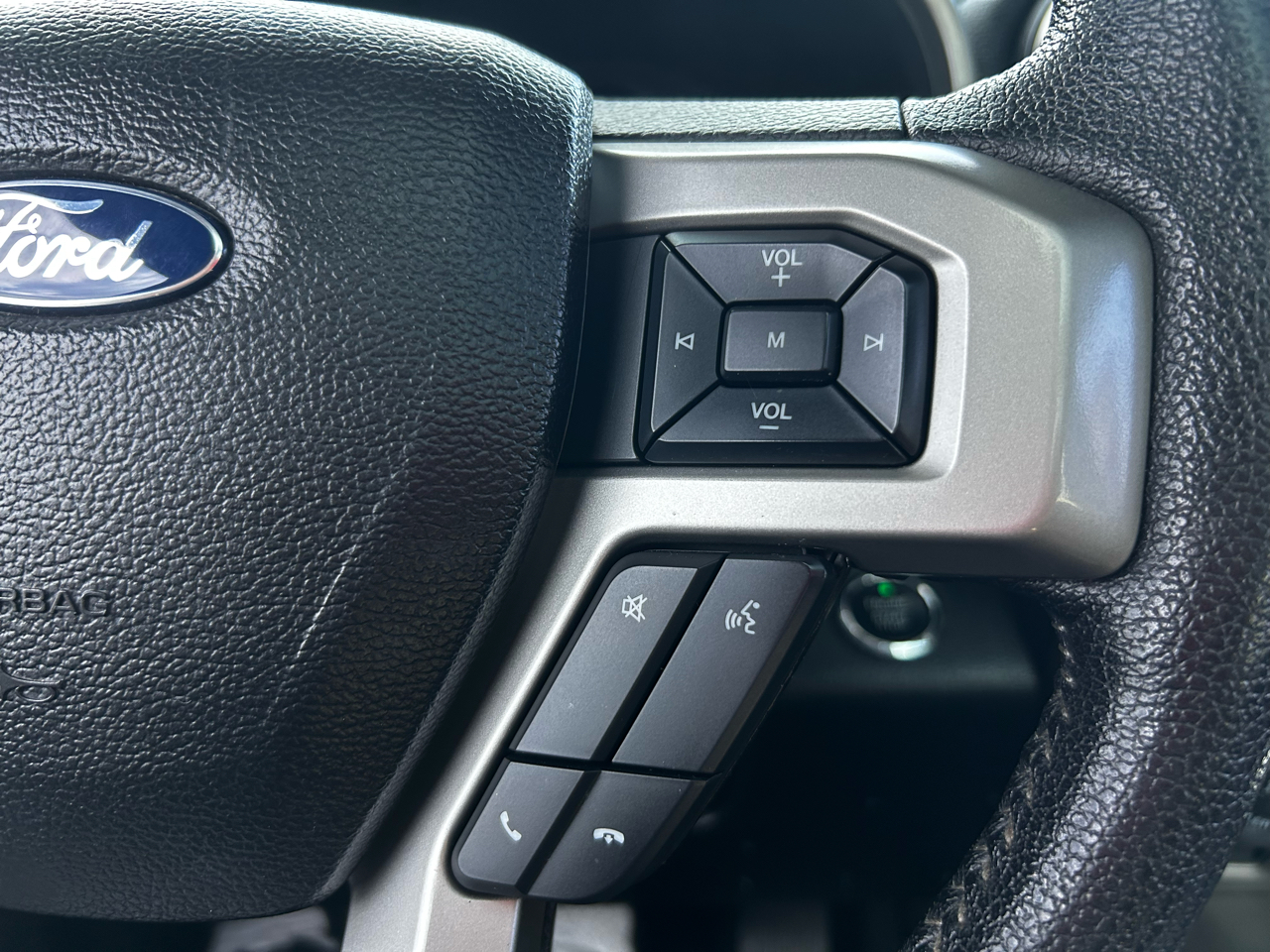 Ford F-150 Lariat SuperCrew 5.5-ft. Bed 4WD 2016