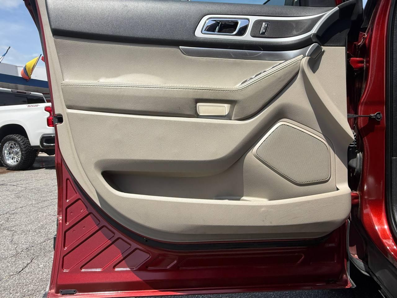 Ford Explorer XLT FWD 2014