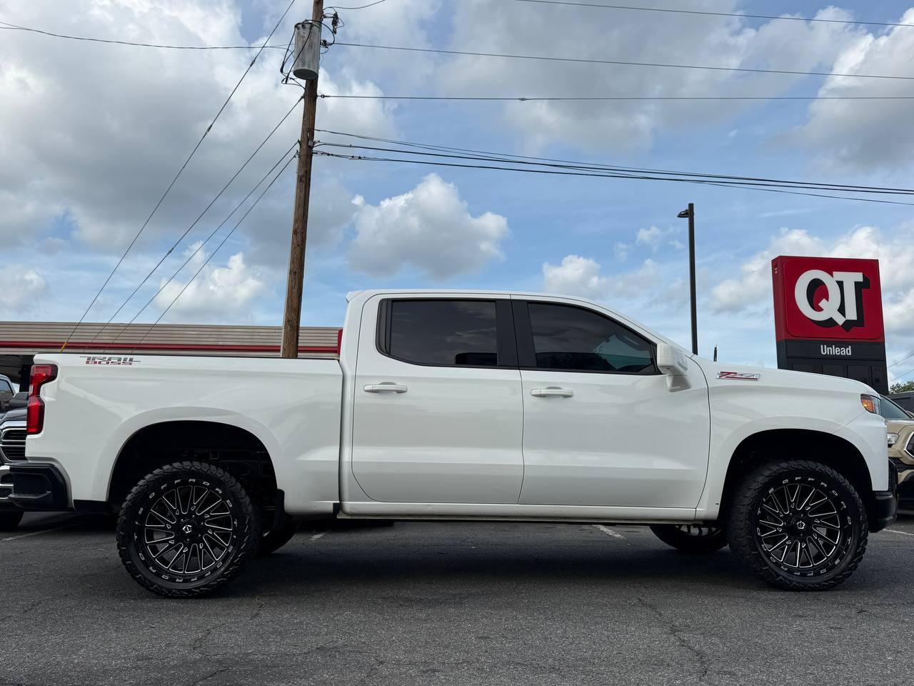 Chevrolet Silverado 1500 Custom Trail Boss Crew Cab Long Box 4WD 2019