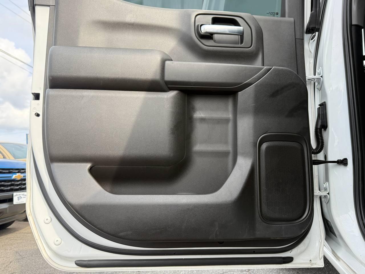 Chevrolet Silverado 1500 Custom Trail Boss Crew Cab Long Box 4WD 2019