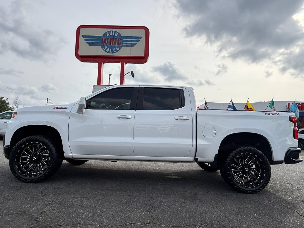 Chevrolet Silverado 1500 Custom Trail Boss Crew Cab Long Box 4WD 2019