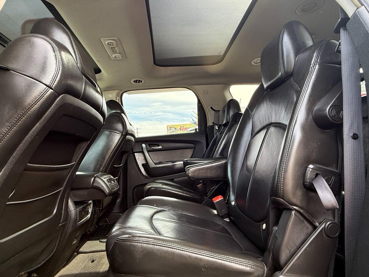 GMC Acadia SLT-2 FWD 2008