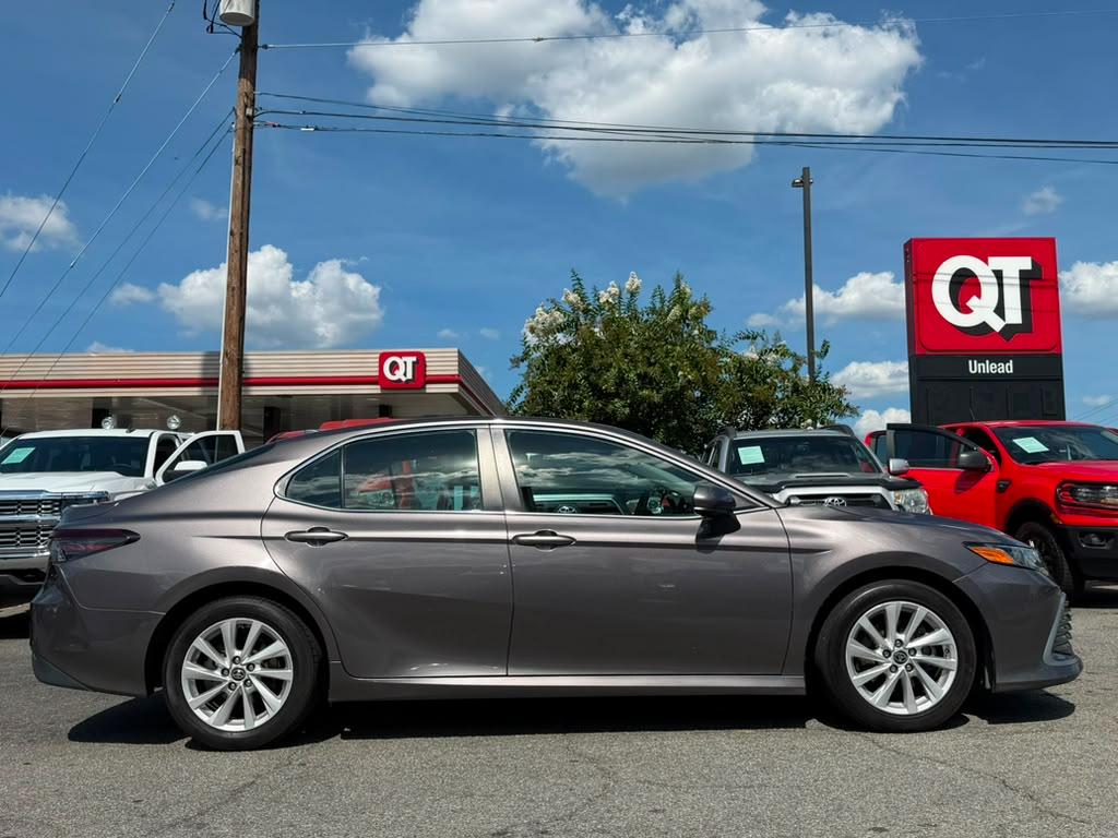 Toyota Camry LE 2021
