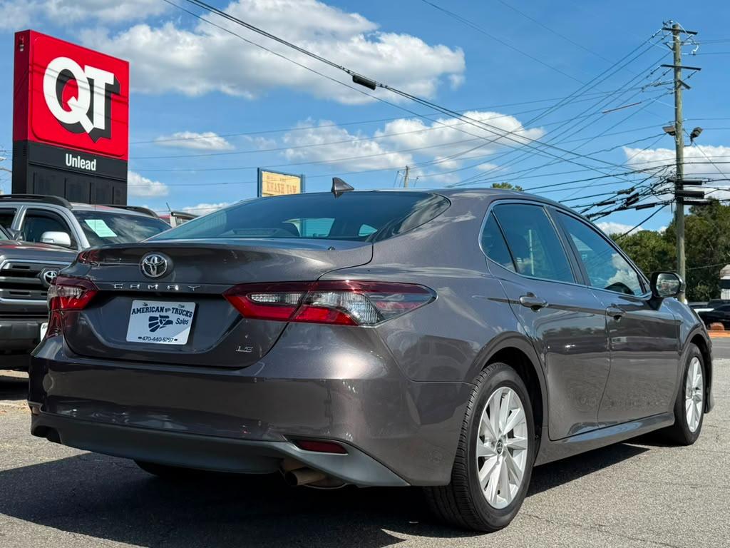 Toyota Camry LE 2021