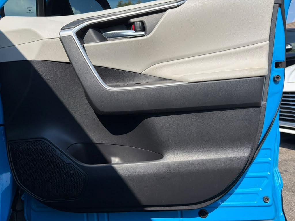 Toyota RAV4 XLE 2019