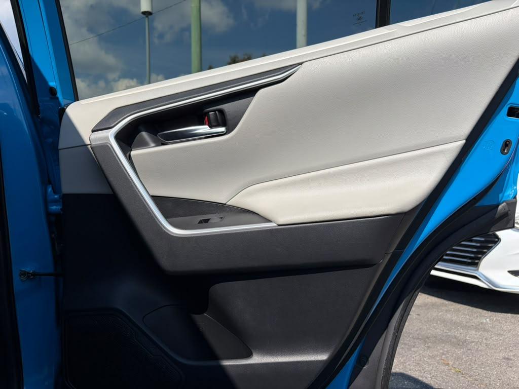 Toyota RAV4 XLE 2019