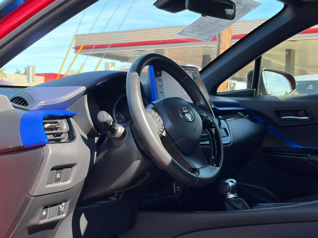 Toyota C-HR XLE 2020