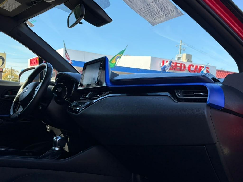 Toyota C-HR XLE 2020