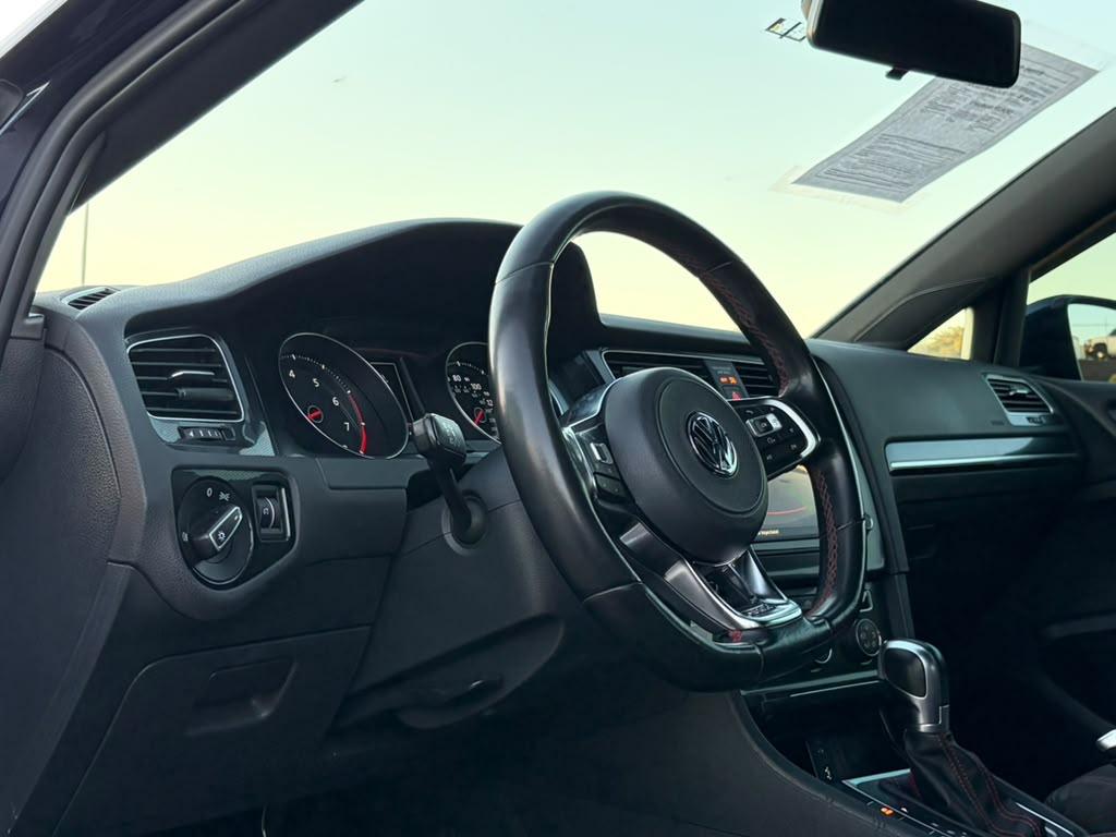 Volkswagen Golf GTI S 6A 4-Door 2017