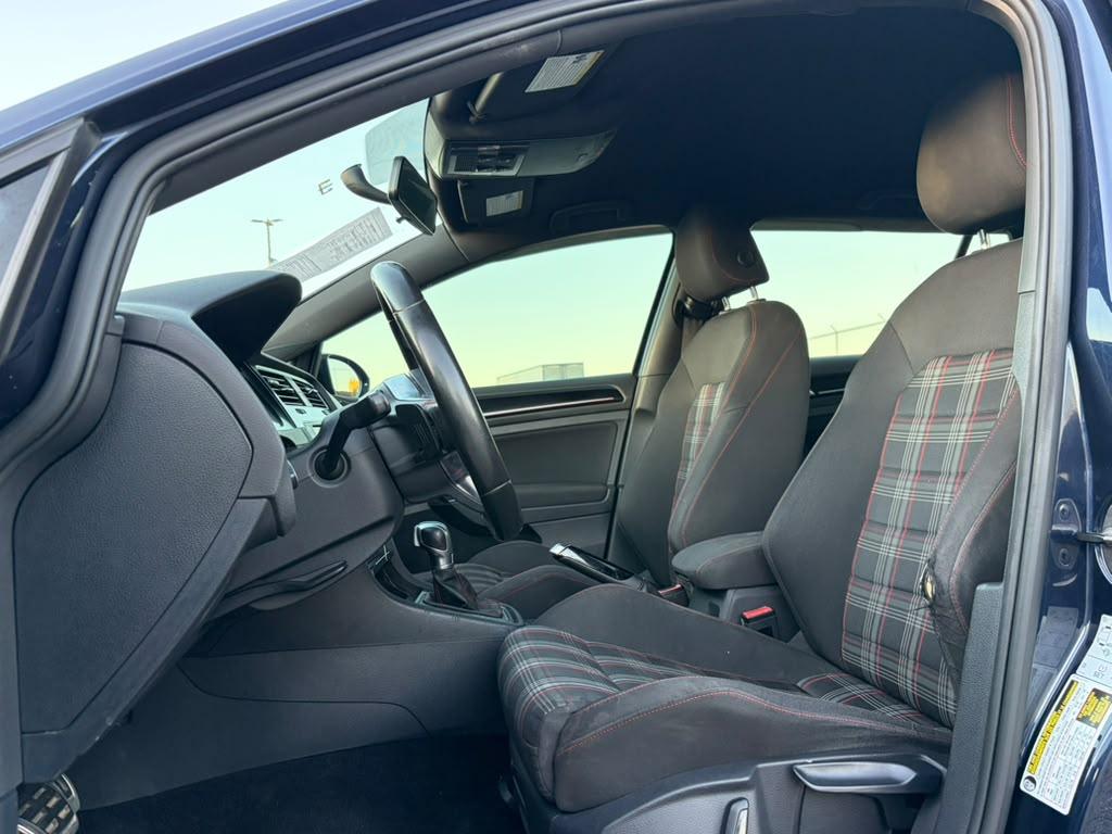 Volkswagen Golf GTI S 6A 4-Door 2017