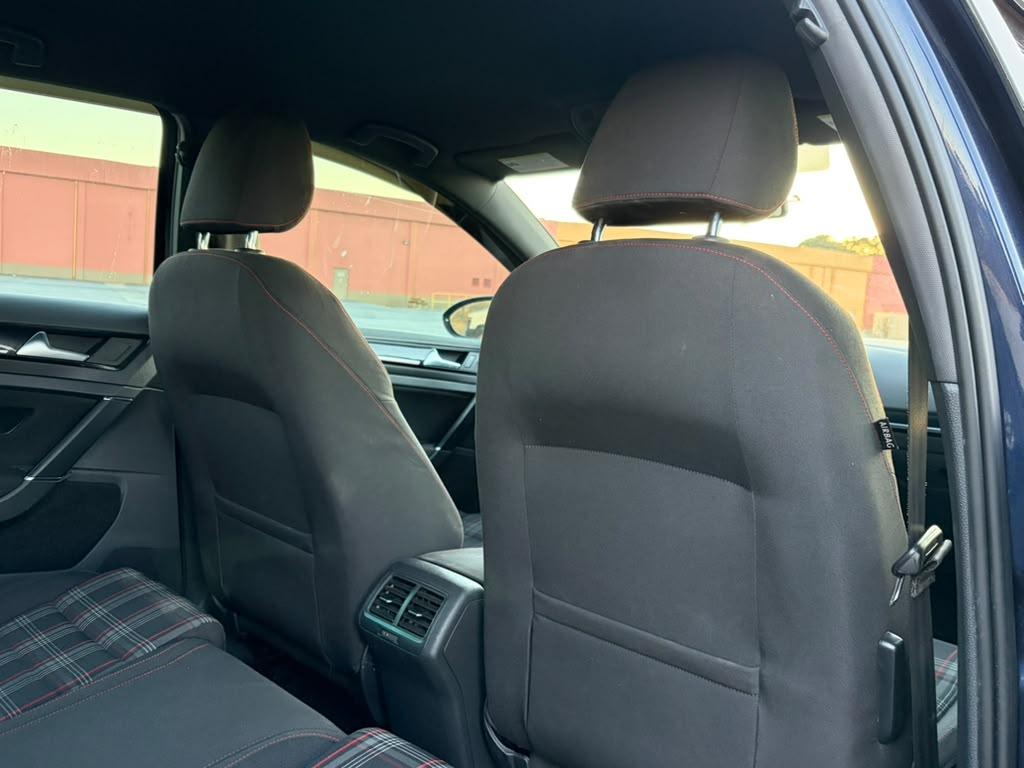 Volkswagen Golf GTI S 6A 4-Door 2017