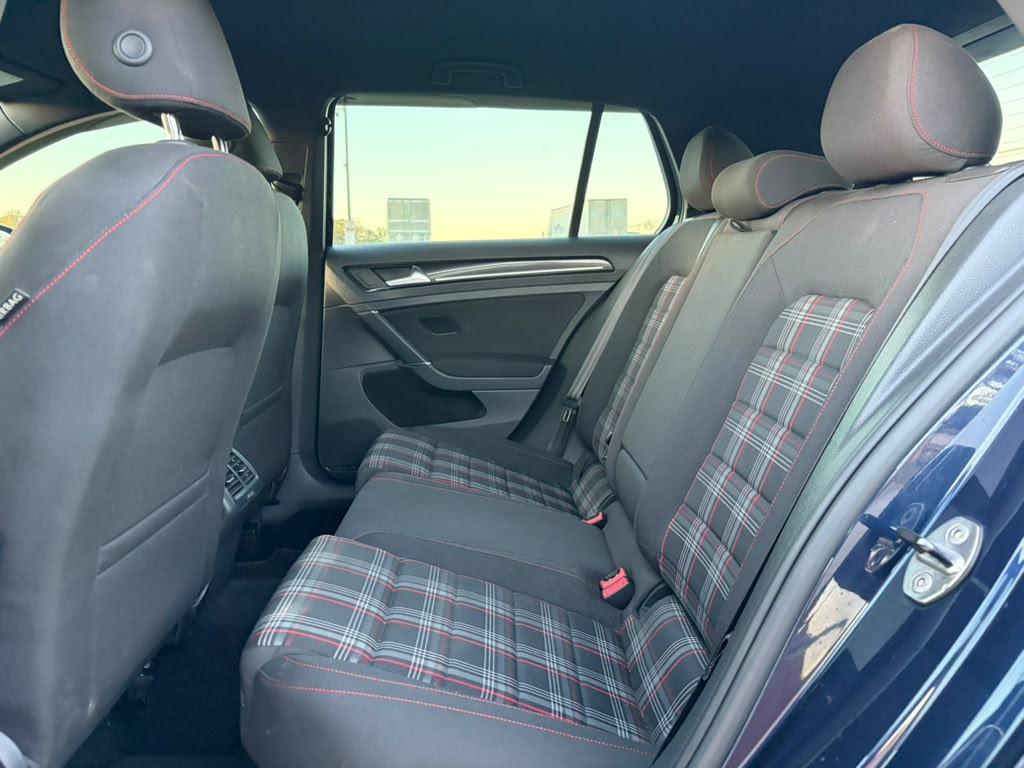 Volkswagen Golf GTI S 6A 4-Door 2017