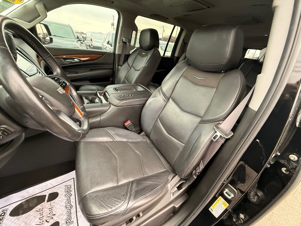 Cadillac Escalade ESV Luxury 4WD 2017