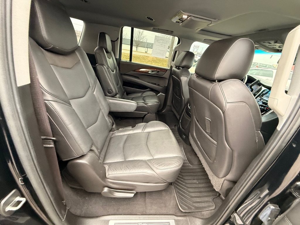 Cadillac Escalade ESV Luxury 4WD 2017