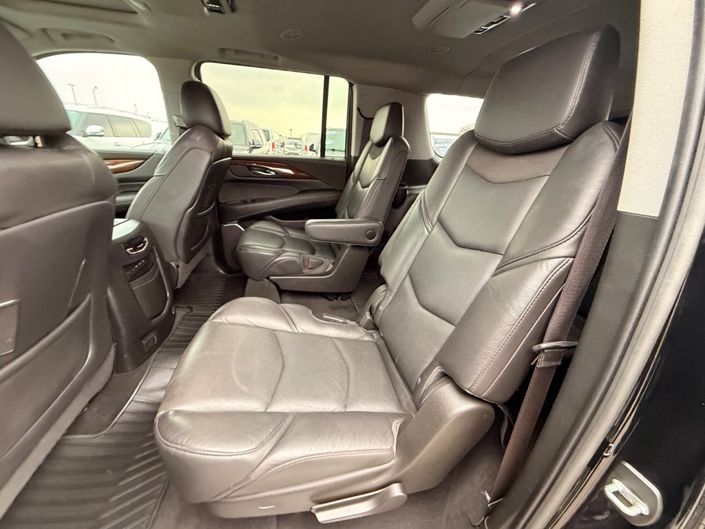 Cadillac Escalade ESV Luxury 4WD 2017