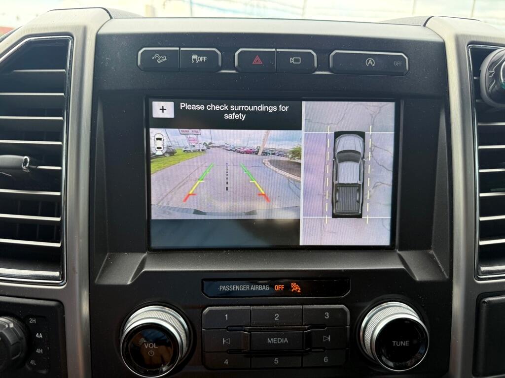 Ford F-150 Platinum SuperCrew 5.5-ft. Bed 4WD 2018 Ford F-150 Platinum SuperCrew 5.5-ft. Bed 4WD 2018