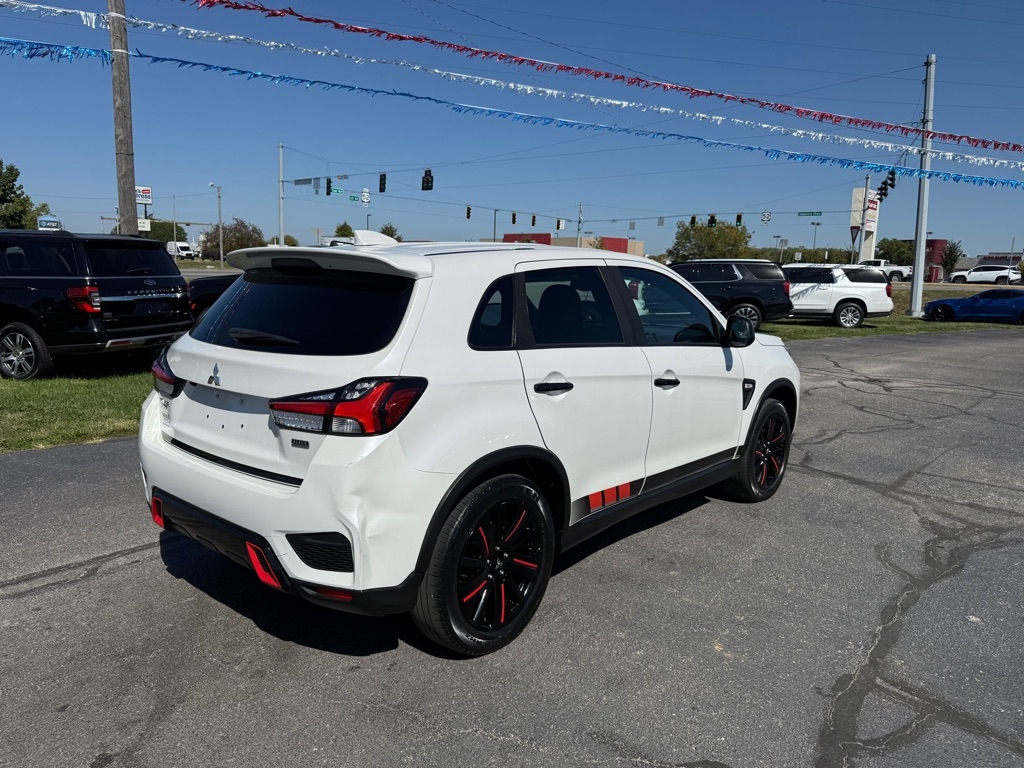 Mitsubishi Outlander Sport 2.0 ES CVT 2021 Mitsubishi Outlander Sport 2.0 ES CVT 2021