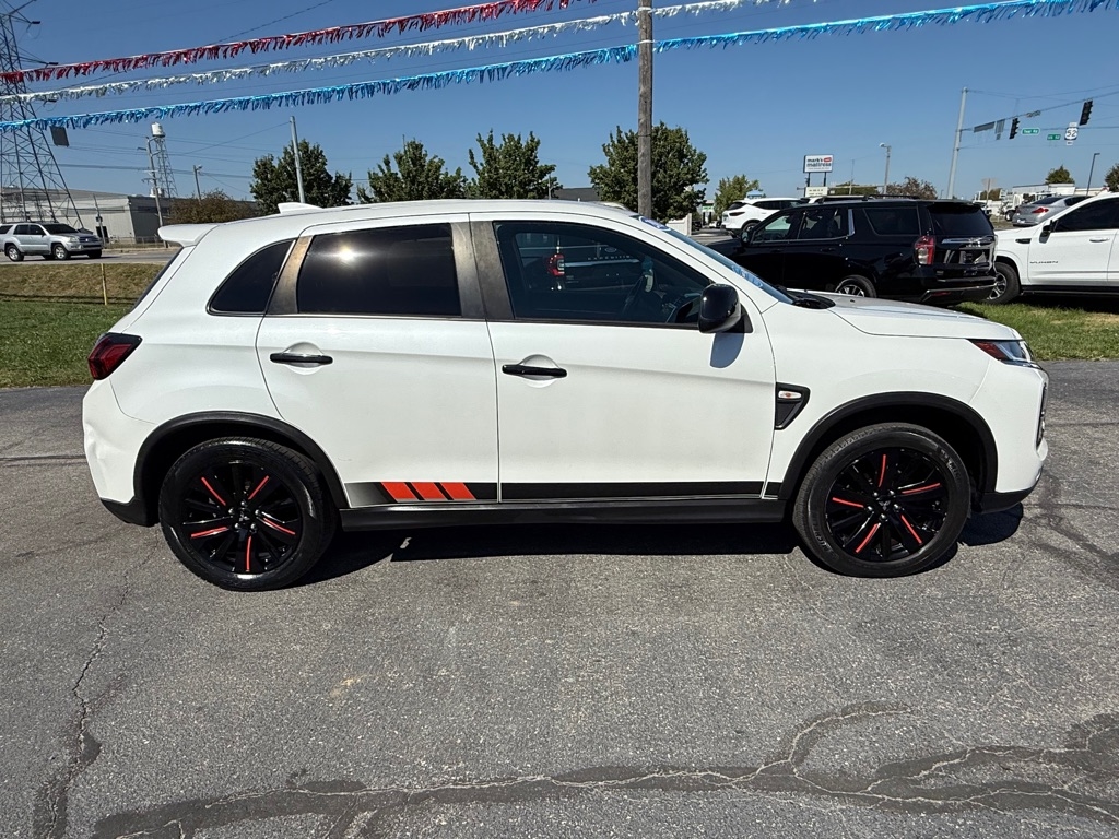 Mitsubishi Outlander Sport 2.0 ES CVT 2021 Mitsubishi Outlander Sport 2.0 ES CVT 2021