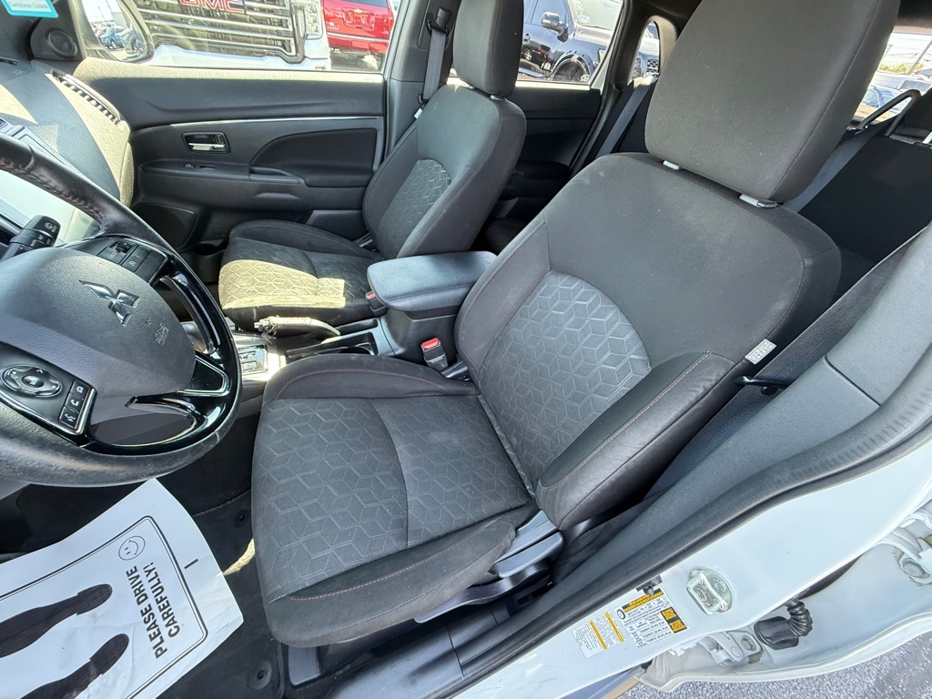 Mitsubishi Outlander Sport 2.0 ES CVT 2021 Mitsubishi Outlander Sport 2.0 ES CVT 2021