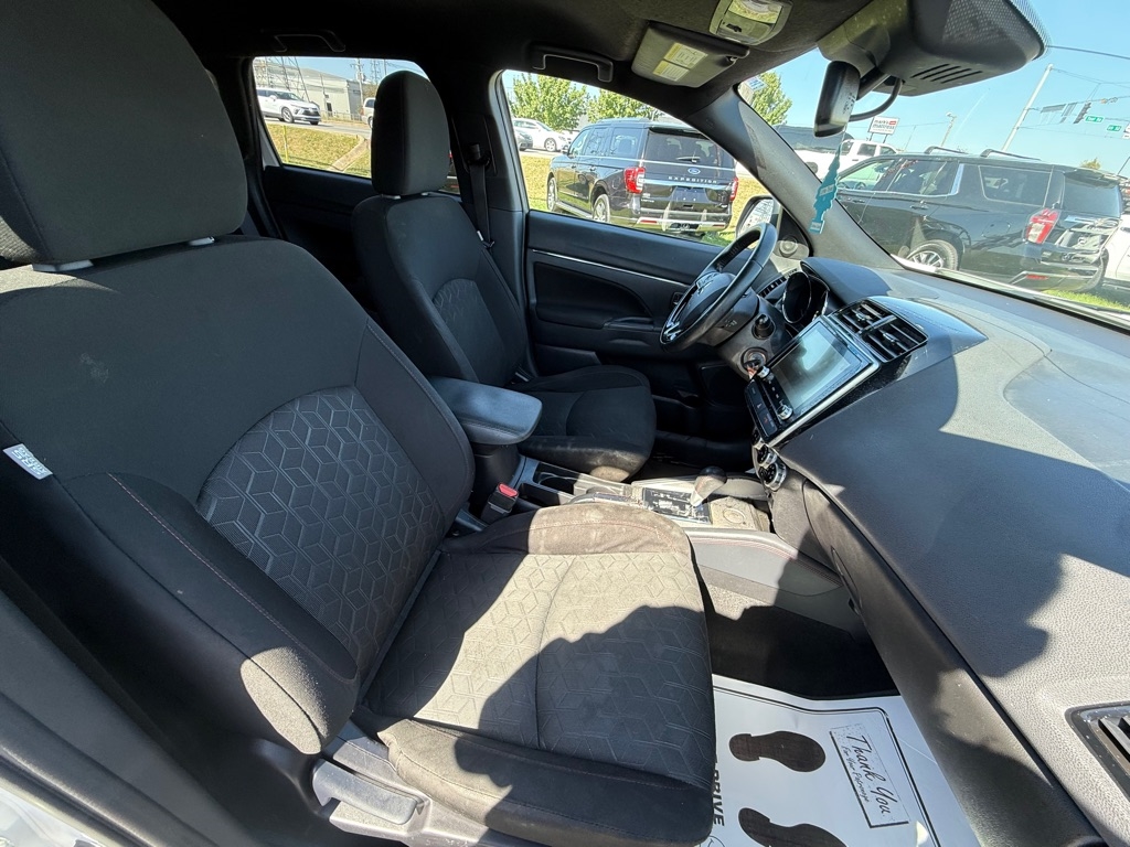 Mitsubishi Outlander Sport 2.0 ES CVT 2021 Mitsubishi Outlander Sport 2.0 ES CVT 2021