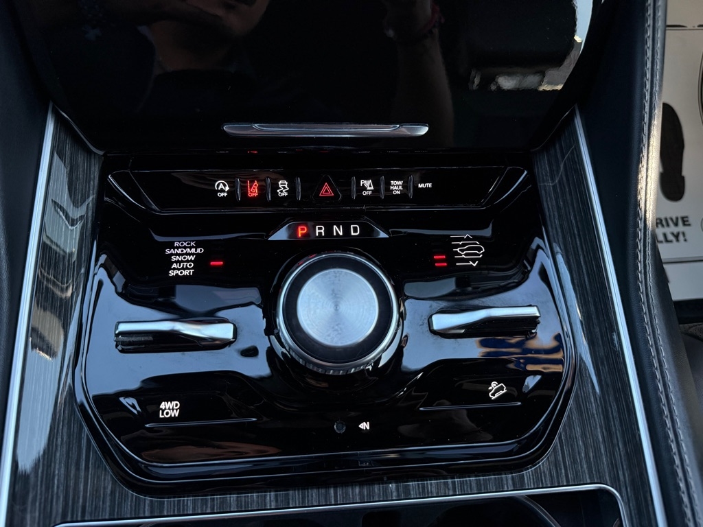 Jeep Wagoneer Series III 4WD 2022 Jeep Wagoneer Series III 4WD 2022