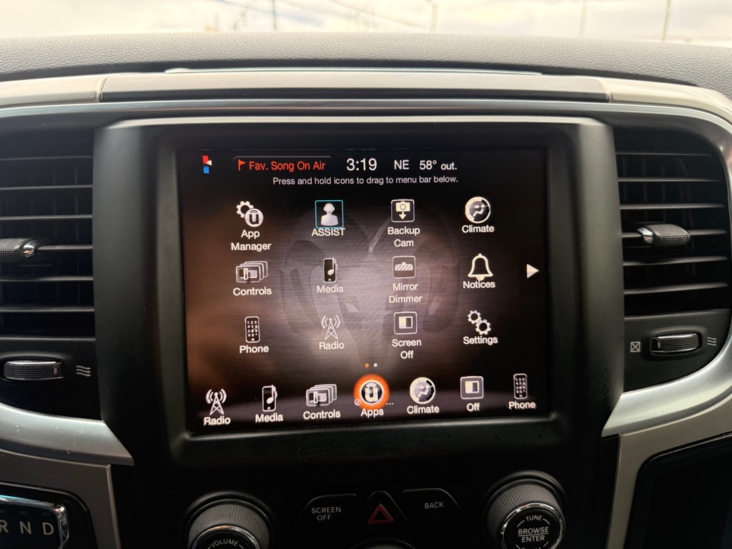 RAM 1500 SLT Crew Cab SWB 4WD 2016 RAM 1500 SLT Crew Cab SWB 4WD 2016