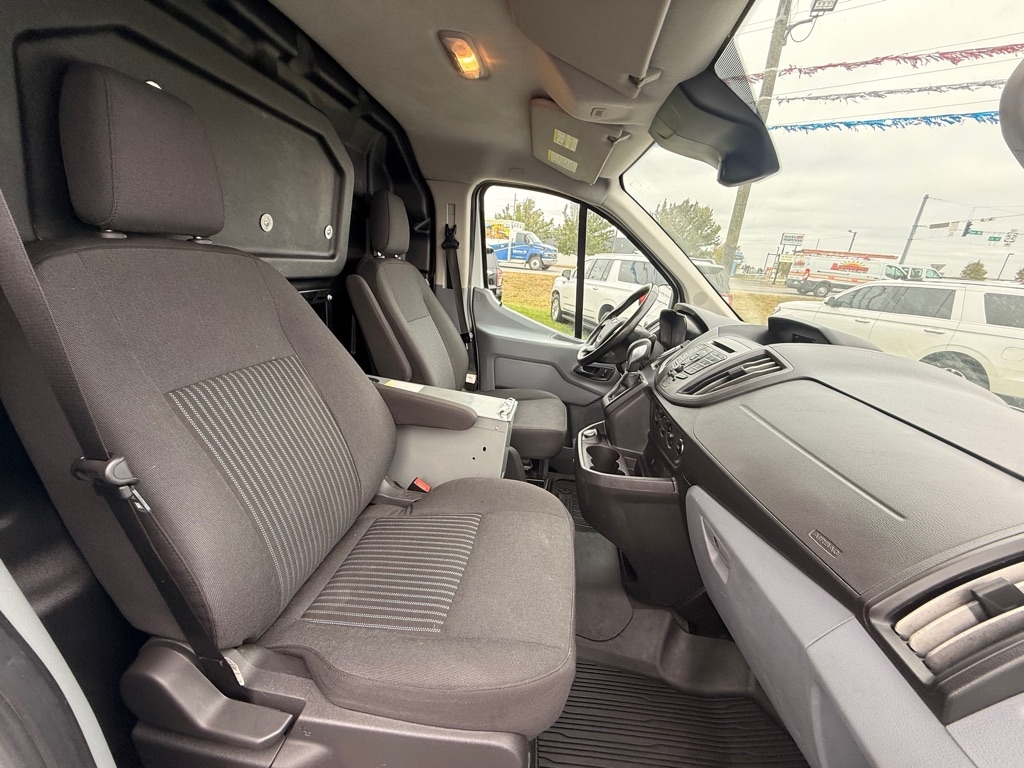 Ford Transit 250 Van Low Roof w/Sliding Pass. 130-in. WB 2019 Ford Transit 250 Van Low Roof w/Sliding Pass. 130-in. WB 2019