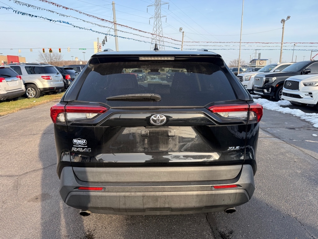 Toyota RAV4 XLE Premium 2021