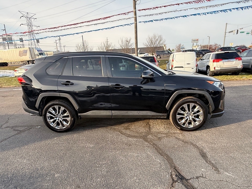 Toyota RAV4 XLE Premium 2021