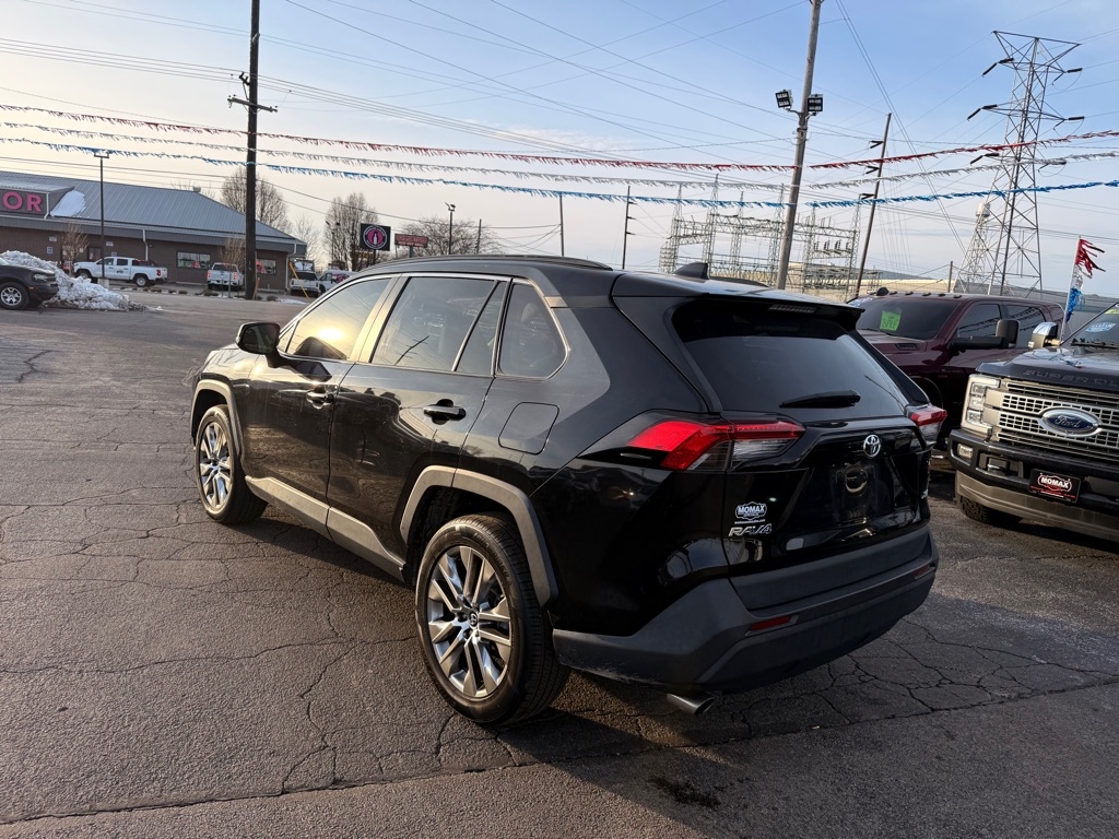 Toyota RAV4 XLE Premium 2021