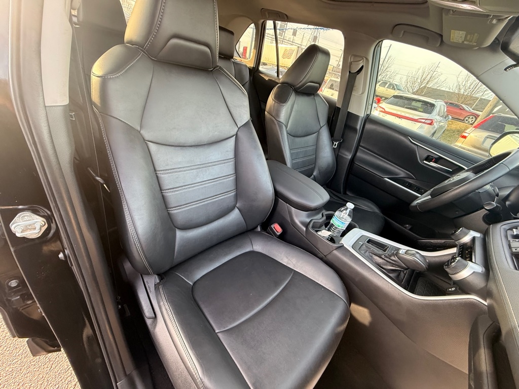 Toyota RAV4 XLE Premium 2021