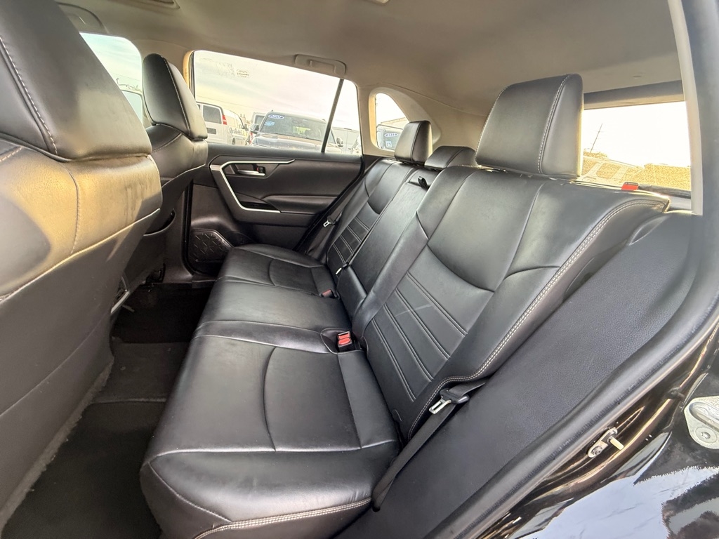 Toyota RAV4 XLE Premium 2021