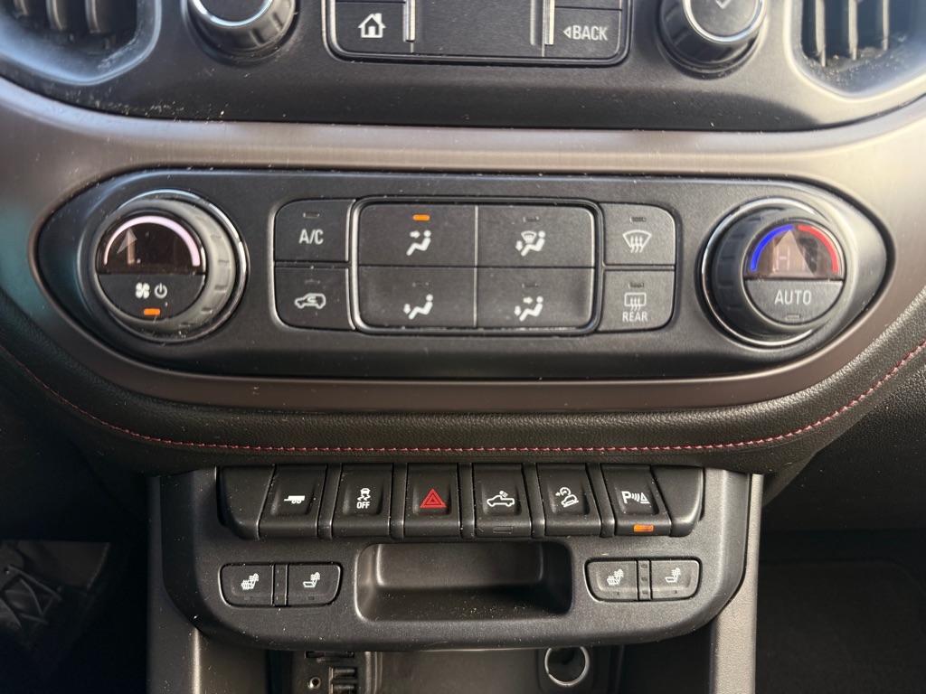 GMC Canyon All Terrain Crew Cab w/Cloth Long Box 4WD 2019