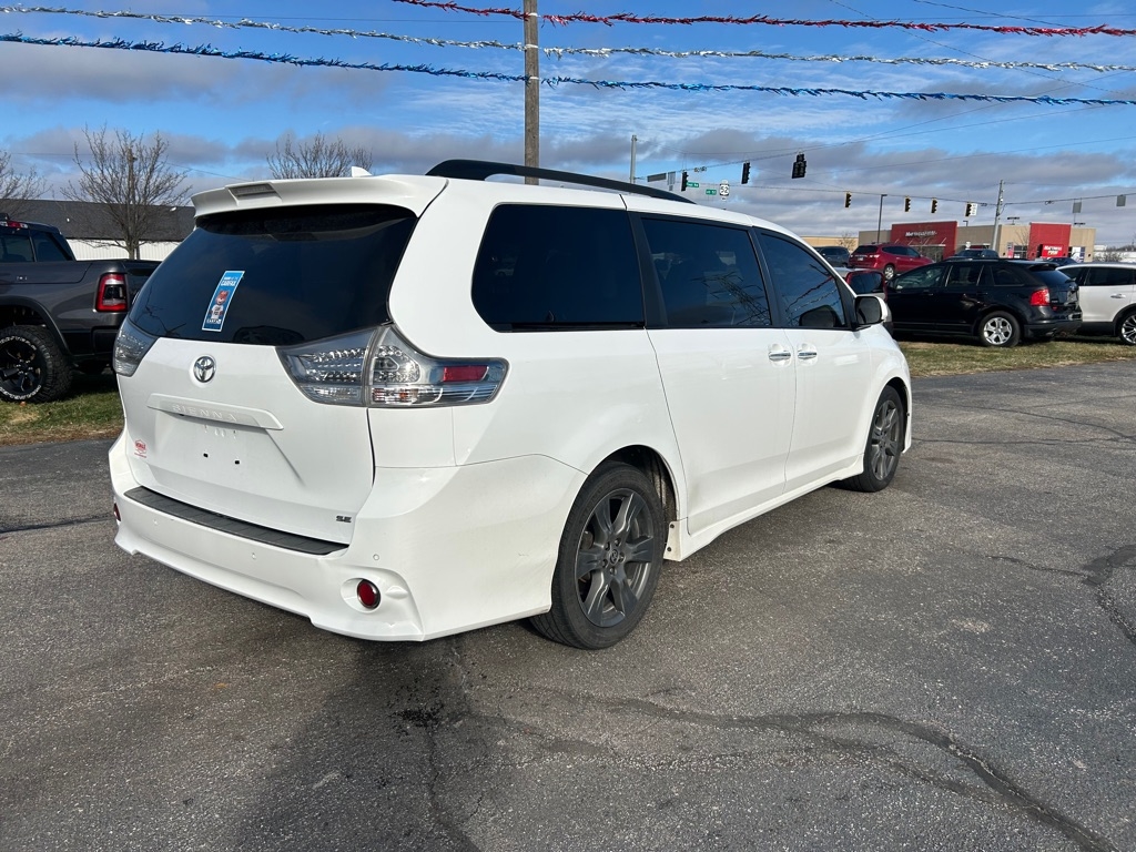 Toyota Sienna SE 8-Passenger 2020