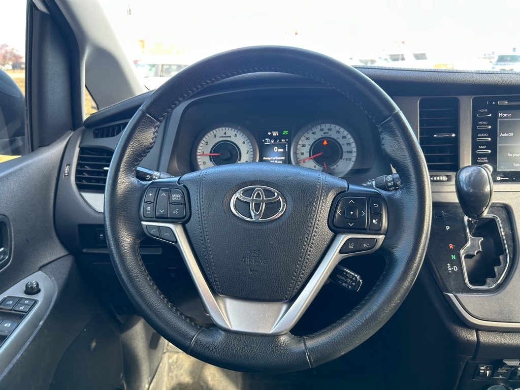 Toyota Sienna SE 8-Passenger 2020