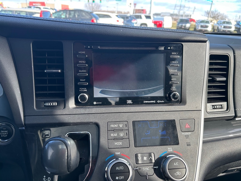 Toyota Sienna SE 8-Passenger 2020