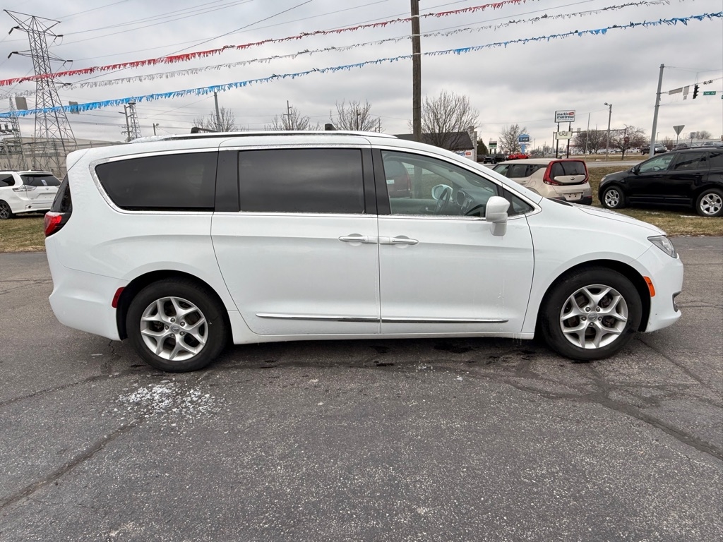 Chrysler Pacifica Touring-L Plus 2017