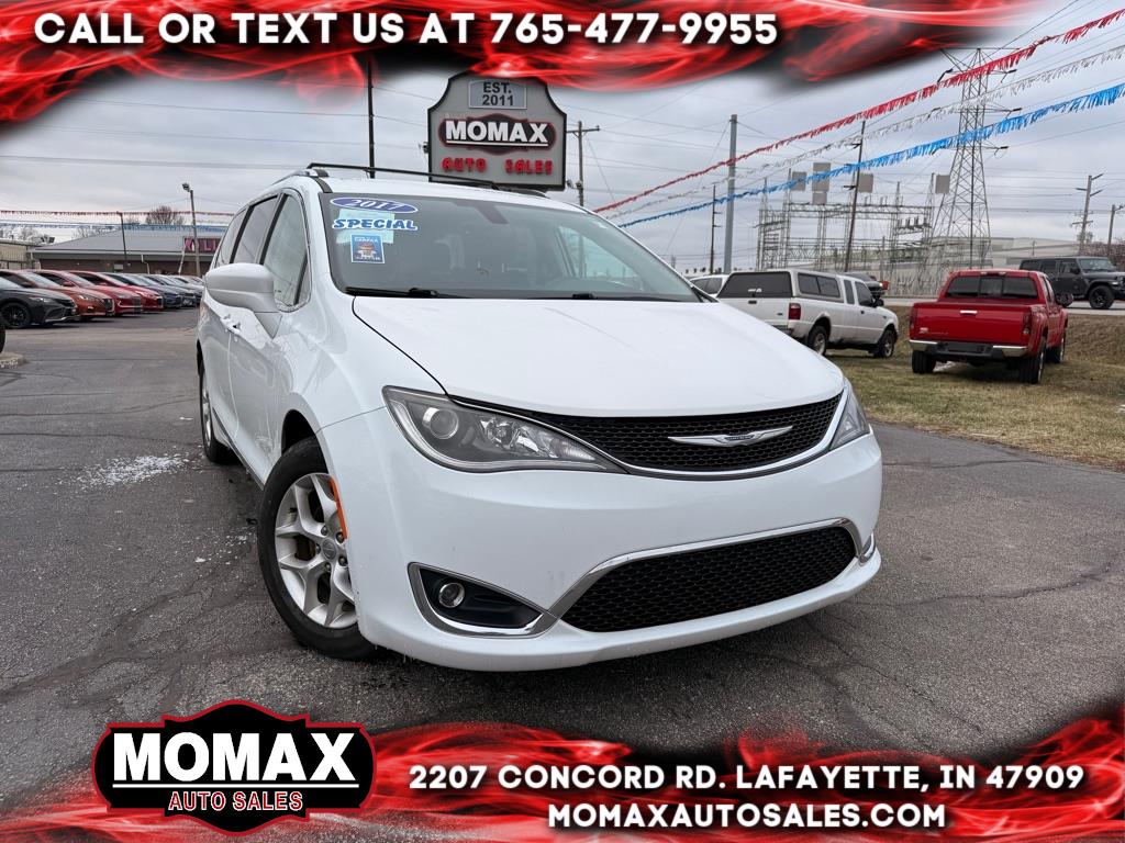 2017 Chrysler Pacifica Touring-L Plus's photo