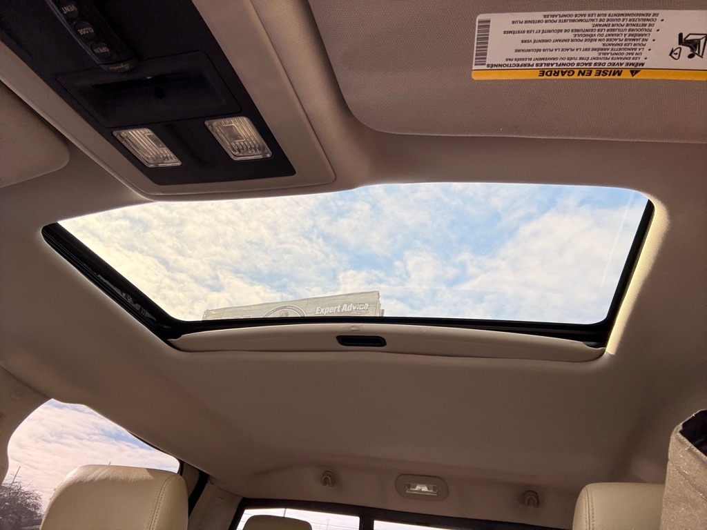 RAM 1500 Laramie Crew Cab SWB 4WD 2014