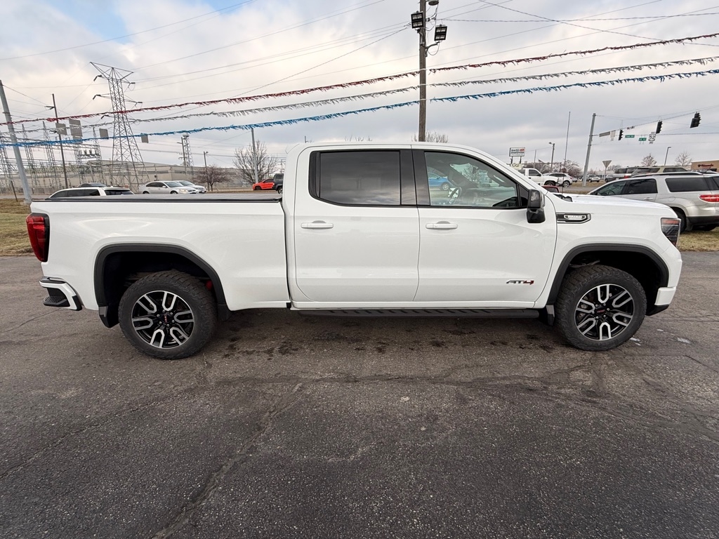 GMC Sierra 1500 AT4 Crew Cab 4WD 2022