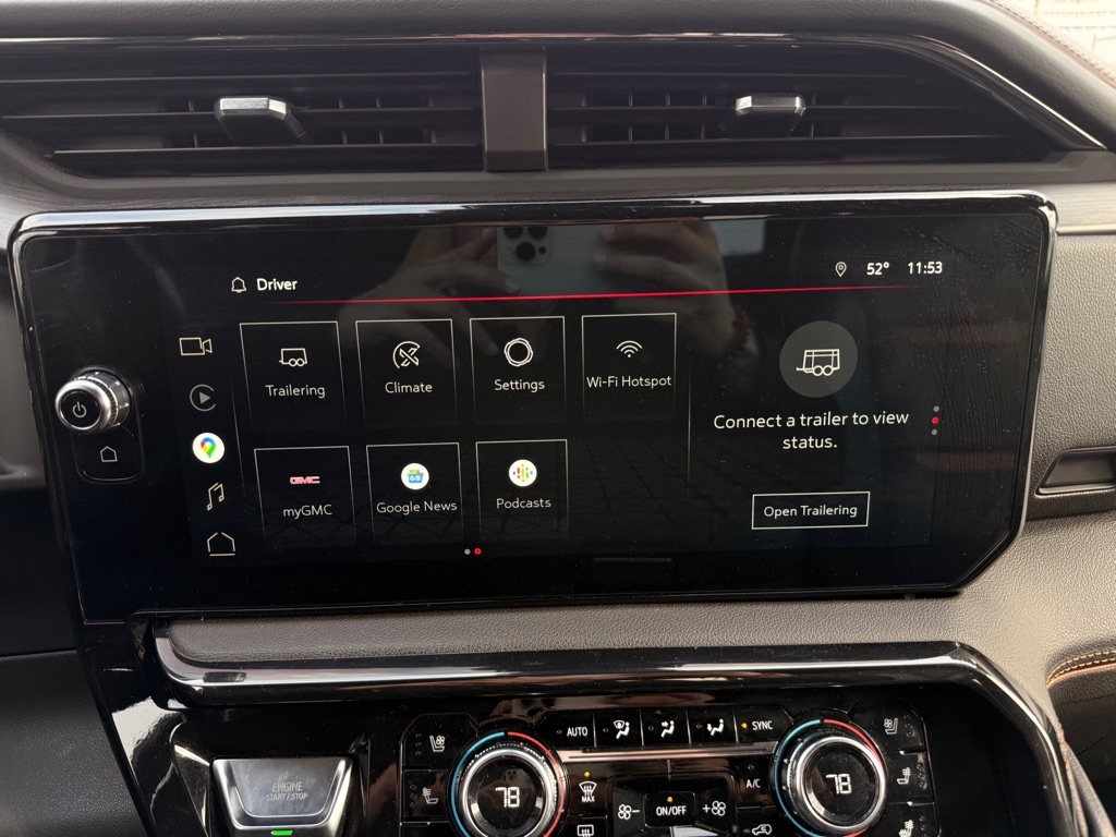 GMC Sierra 1500 AT4 Crew Cab 4WD 2022