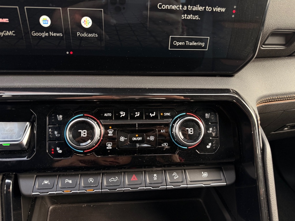 GMC Sierra 1500 AT4 Crew Cab 4WD 2022