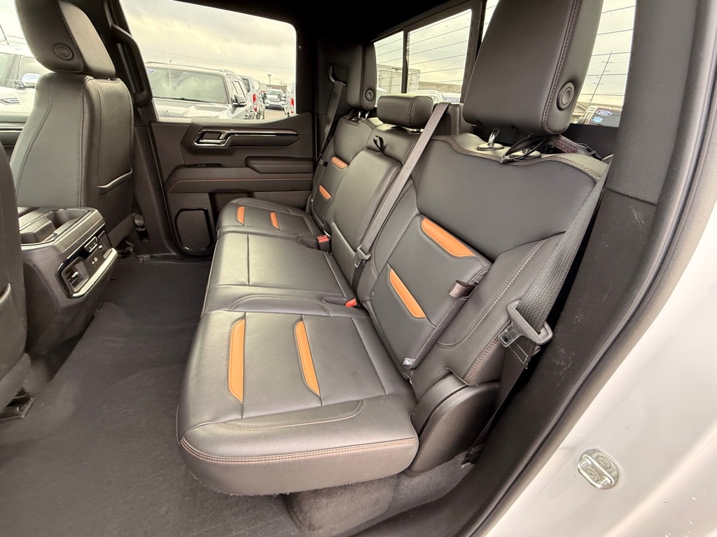 GMC Sierra 1500 AT4 Crew Cab 4WD 2022