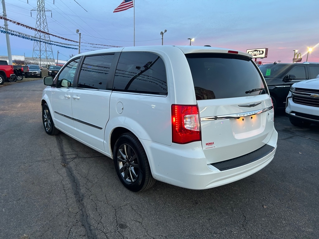 Chrysler Town & Country S 2015