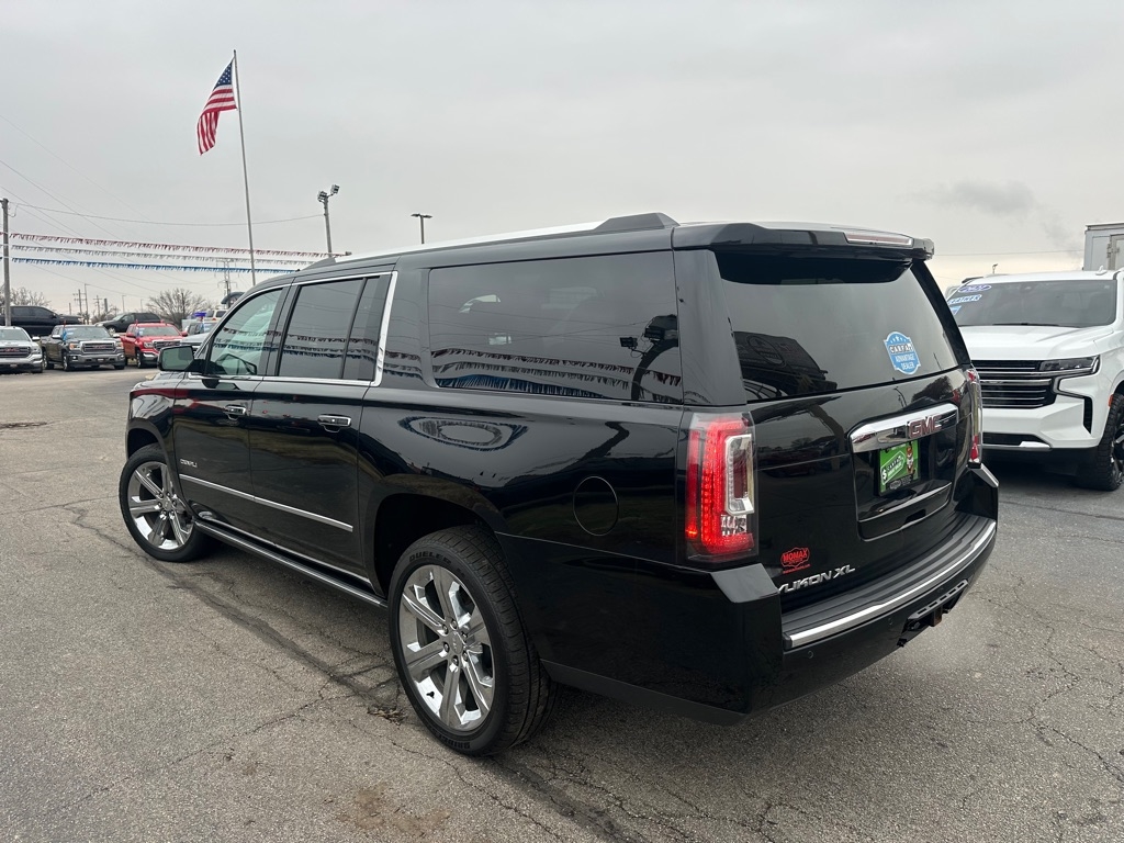 GMC Yukon XL Denali 4WD 2019