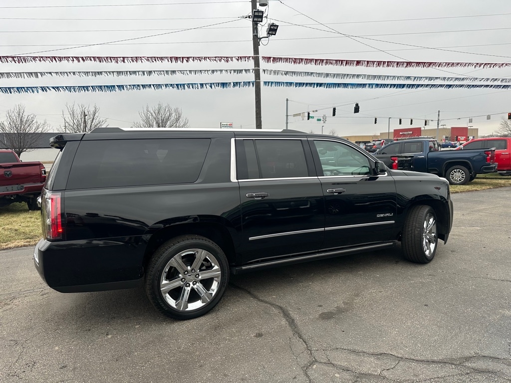 GMC Yukon XL Denali 4WD 2019