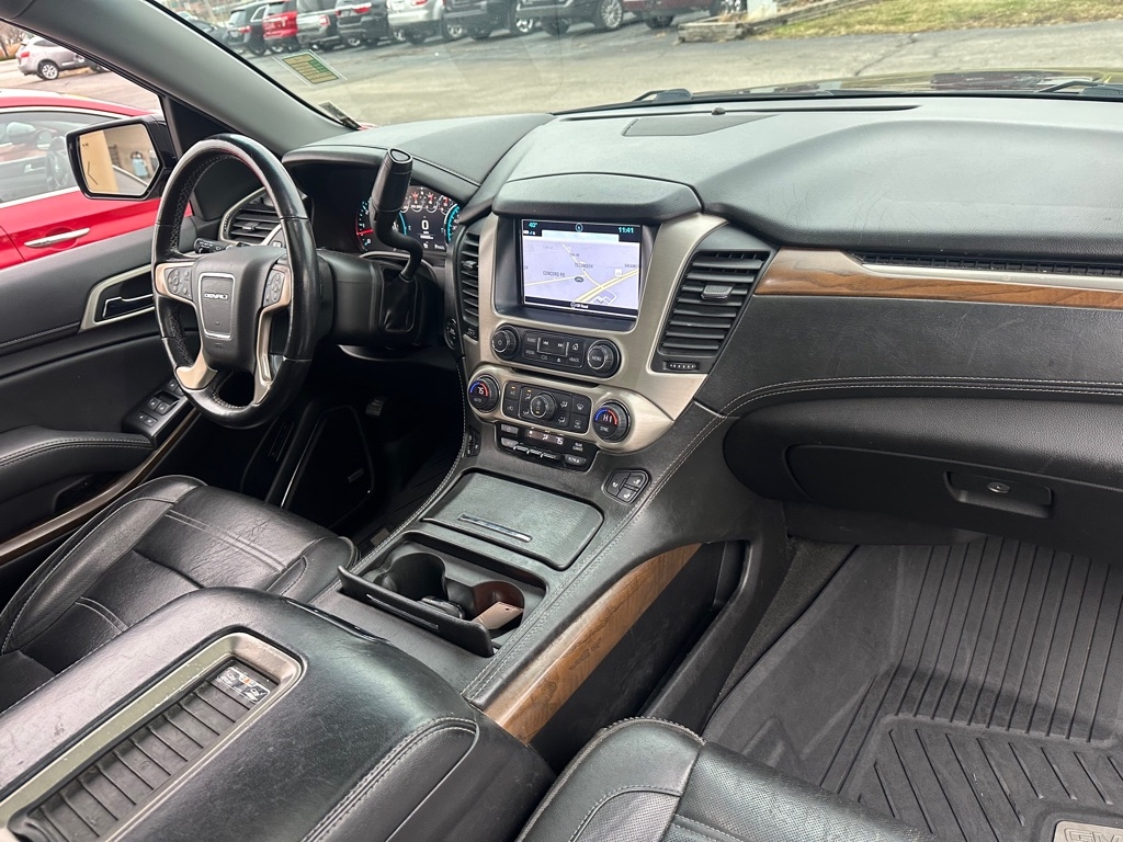 GMC Yukon XL Denali 4WD 2019