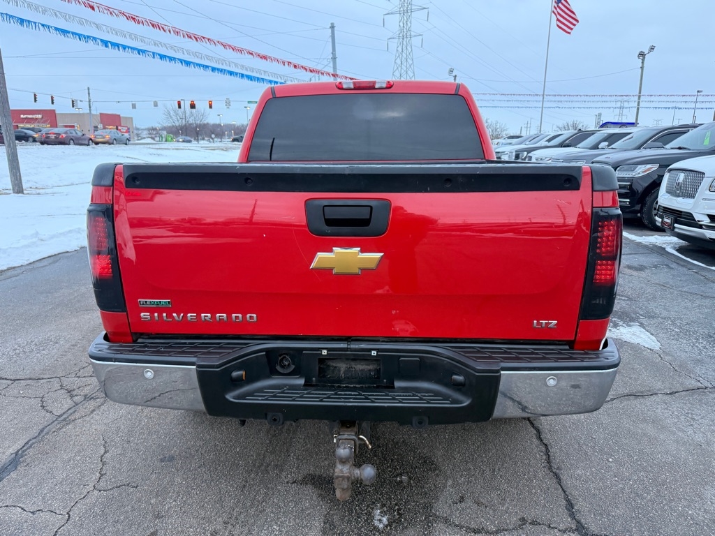 Chevrolet Silverado 1500 LTZ Crew Cab 4WD 2011